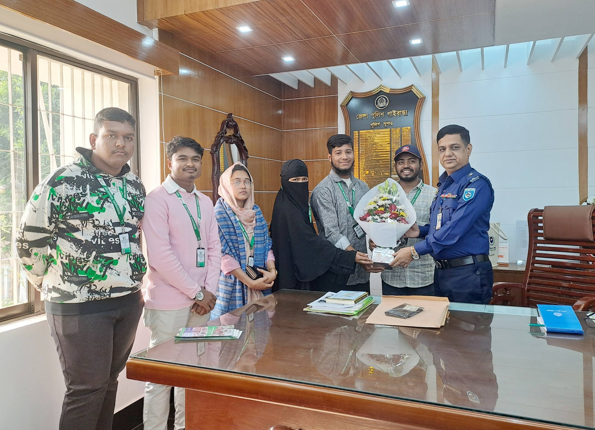 Courtesy Meeting Between the New Superintendent of Police and Srijonshil Gaibandha