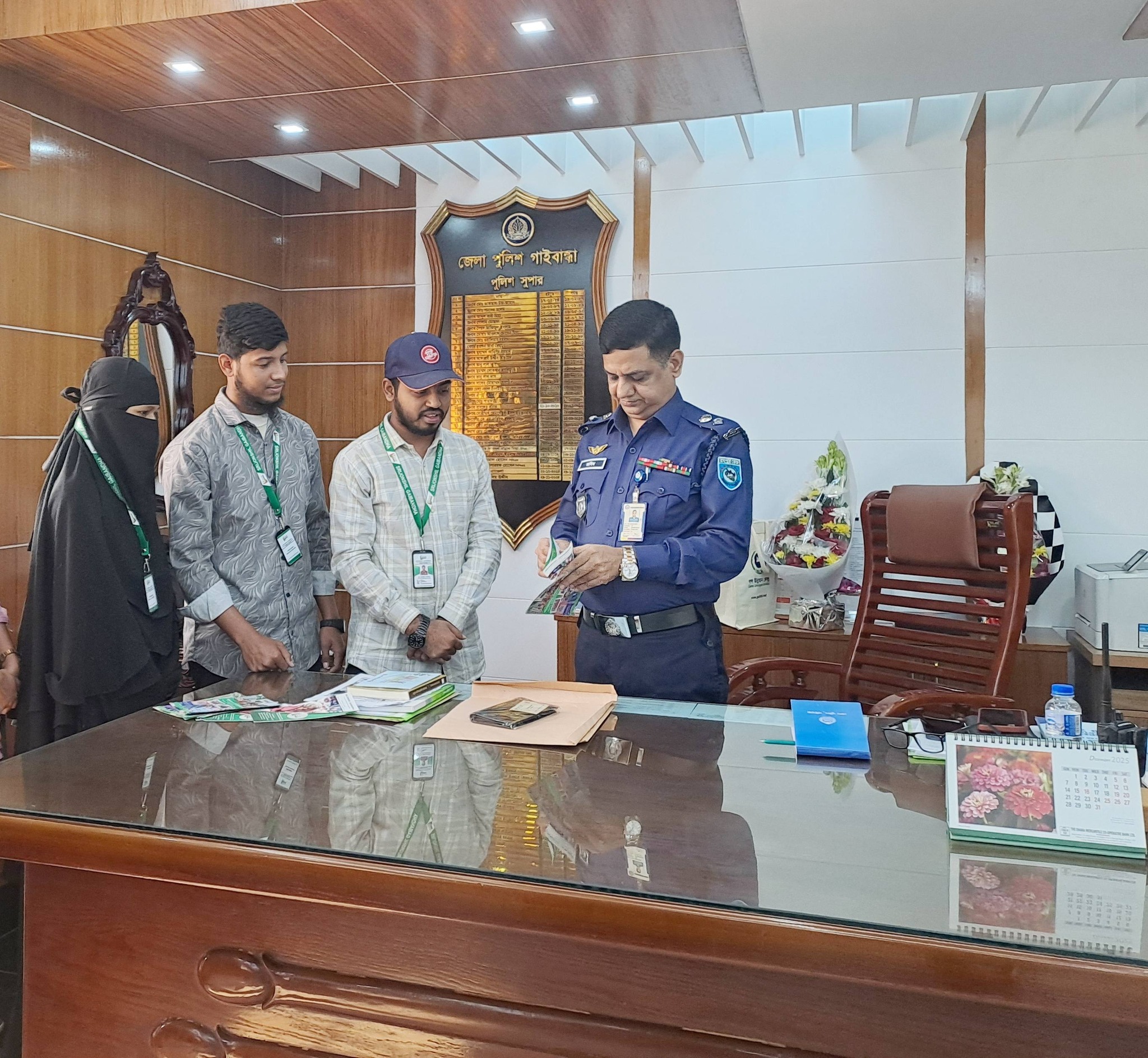 Courtesy Meeting Between the New Superintendent of Police and Srijonshil Gaibandha